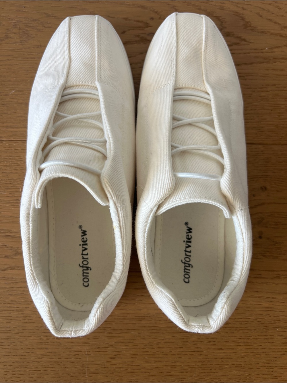 Comfort View Cream Slip-On Knit Sneakers